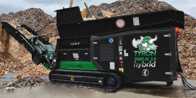 Haas Tyron hybrid Zerkleinerer bei Huber Recyclingtechnik GmbH